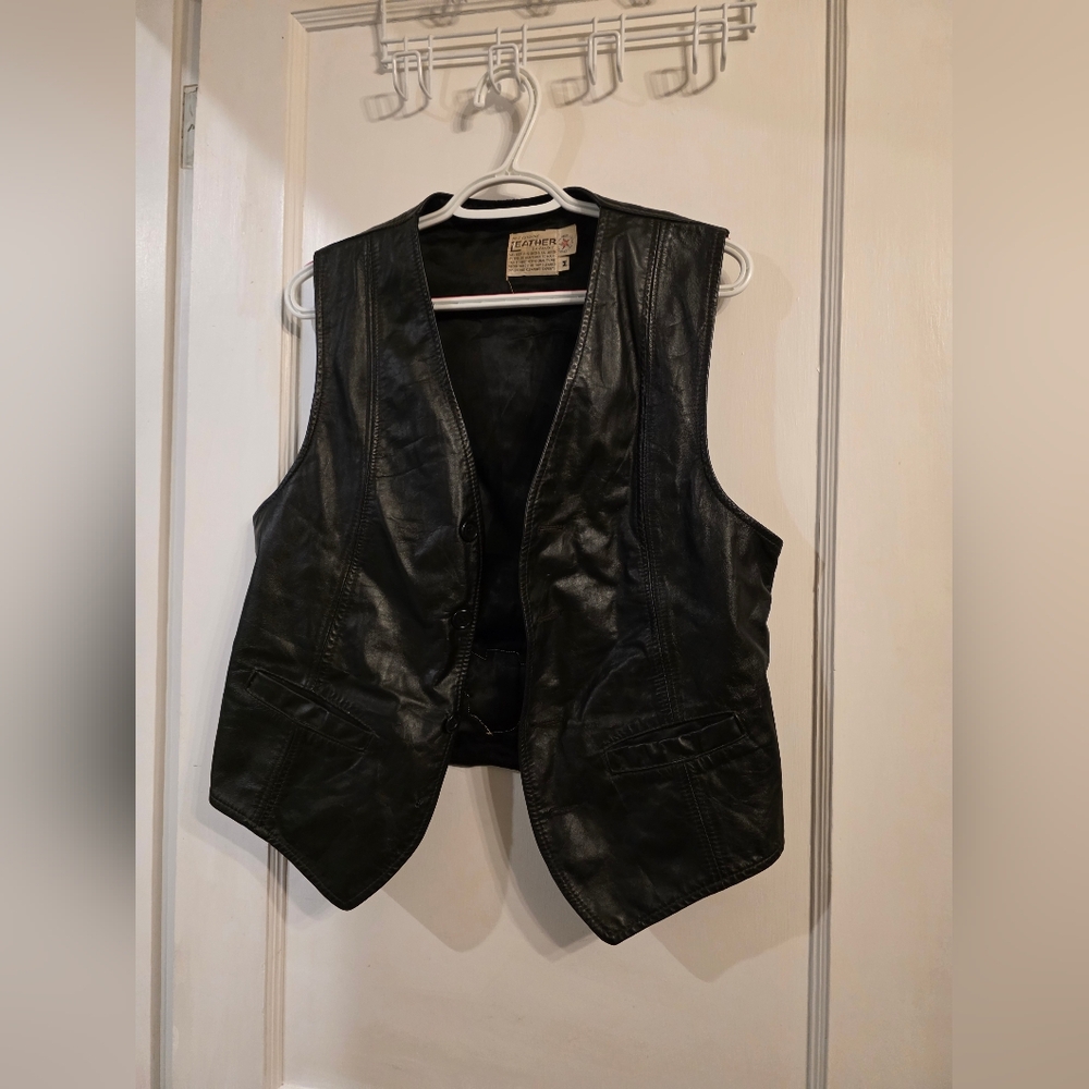 Vintage 100% Leather Harley-Davidson Black Leather Vest Size Medium.